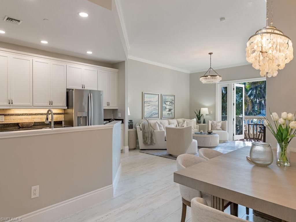 627 6th Ave S, Unit B-302, Naples, FL 34102 Photo