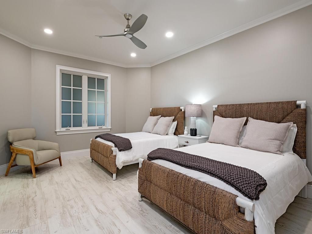 627 6th Ave S, Unit B-302, Naples, FL 34102 Photo