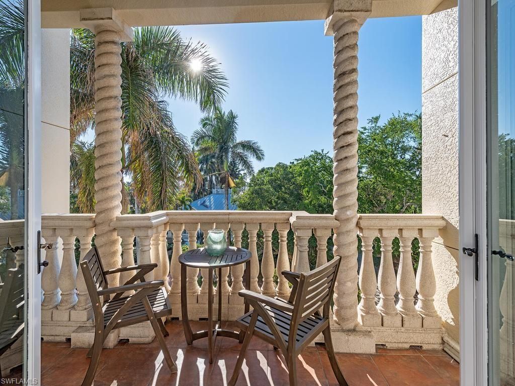 627 6th Ave S, Unit B-302, Naples, FL 34102 Photo