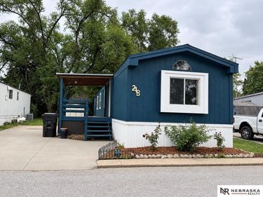 2007 Betz Road, Unit 21B, Bellevue, NE 68005