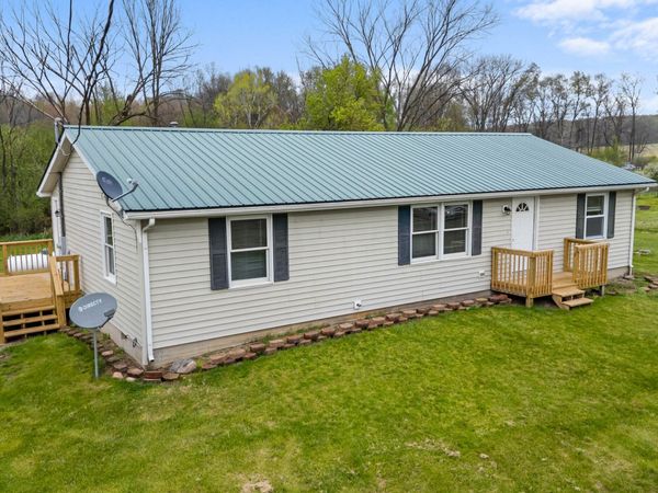 2340 E Mosherville Road, Jonesville, MI 49250