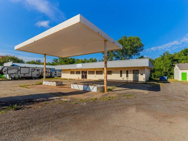 2012 S Main Street, Stillwater, OK 00000