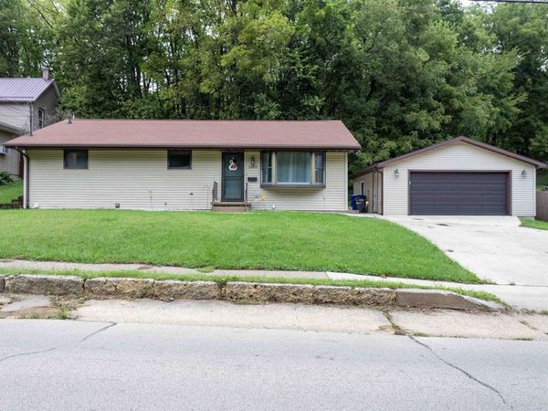 2459 Roosevelt Street, Dubuque, IA 52001