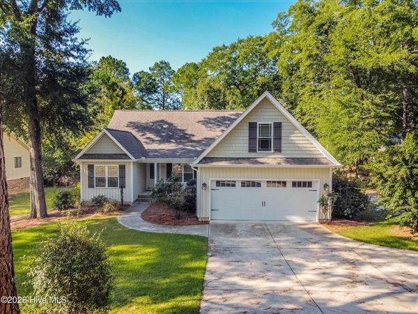 385 Saint Andrews Drive , Pinehurst, NC 28374