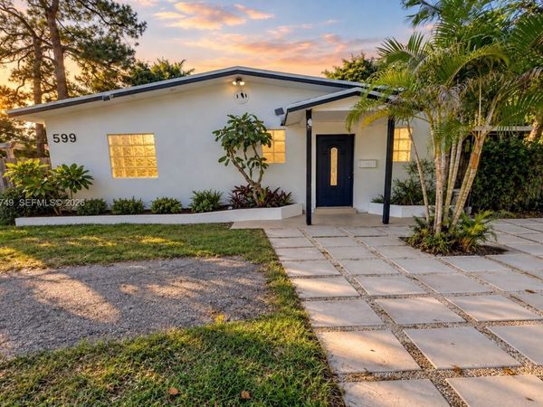 599 NE 35th St , Oakland Park, FL 33334