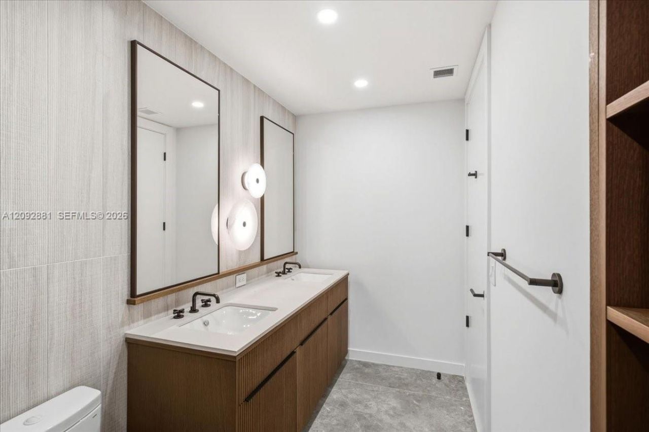 2200 Brickell Ave , Unit 301, Miami, FL 33129 Photo