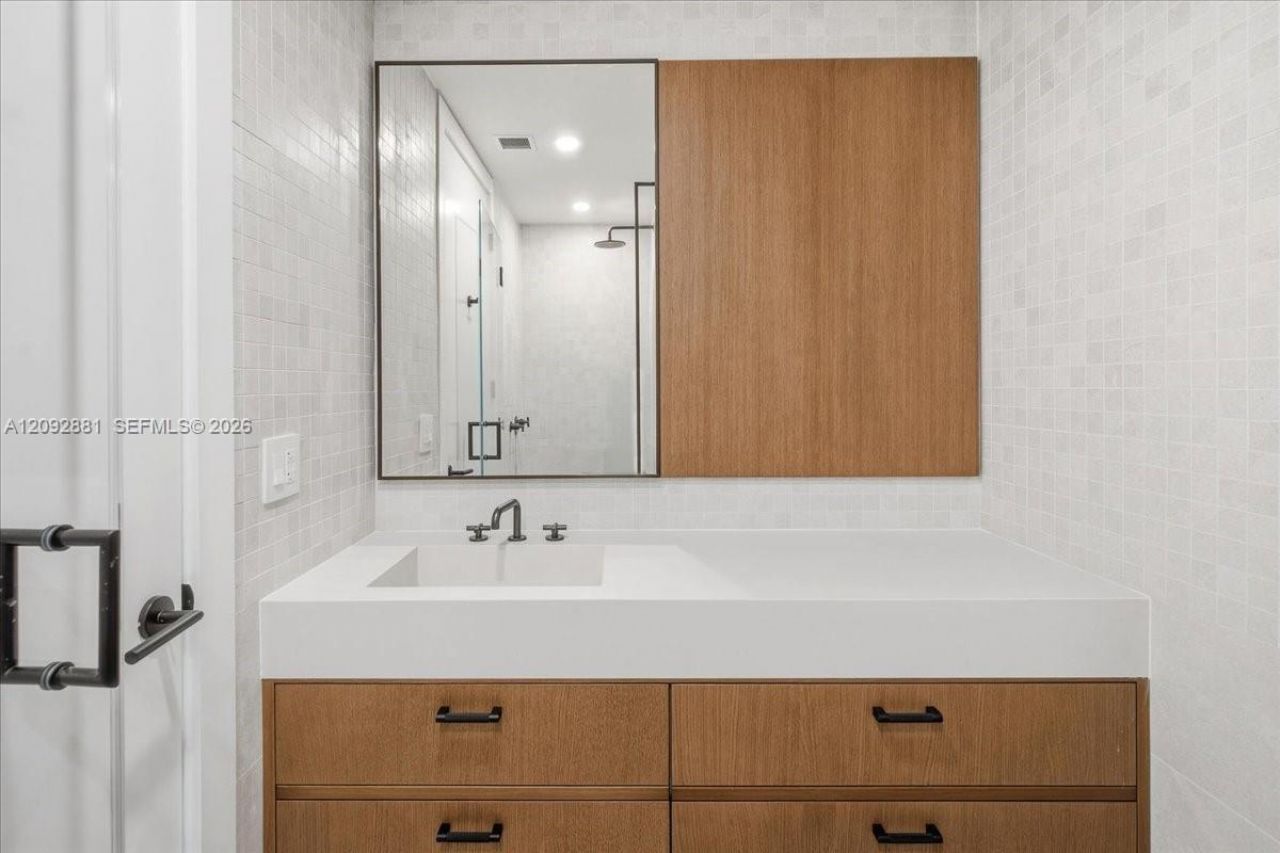 2200 Brickell Ave , Unit 301, Miami, FL 33129 Photo