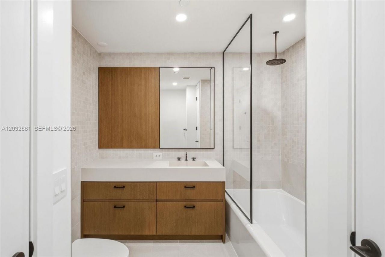 2200 Brickell Ave , Unit 301, Miami, FL 33129 Photo
