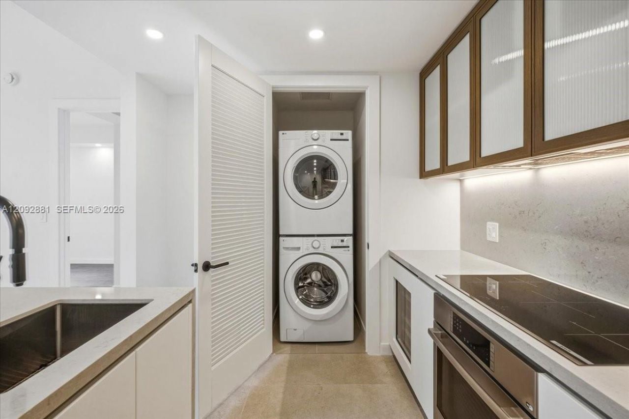 2200 Brickell Ave , Unit 301, Miami, FL 33129 Photo