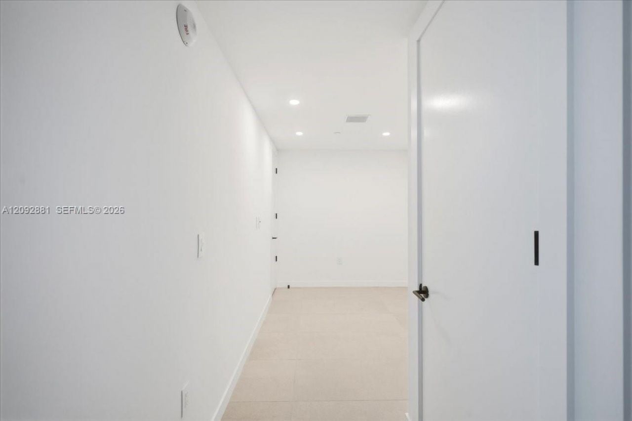 2200 Brickell Ave , Unit 301, Miami, FL 33129 Photo