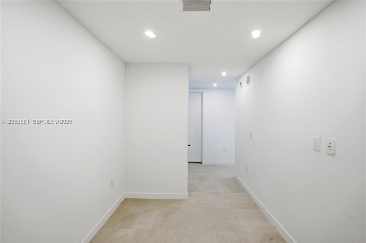 2200 Brickell Ave , Unit 301, Miami, FL 33129 Photo
