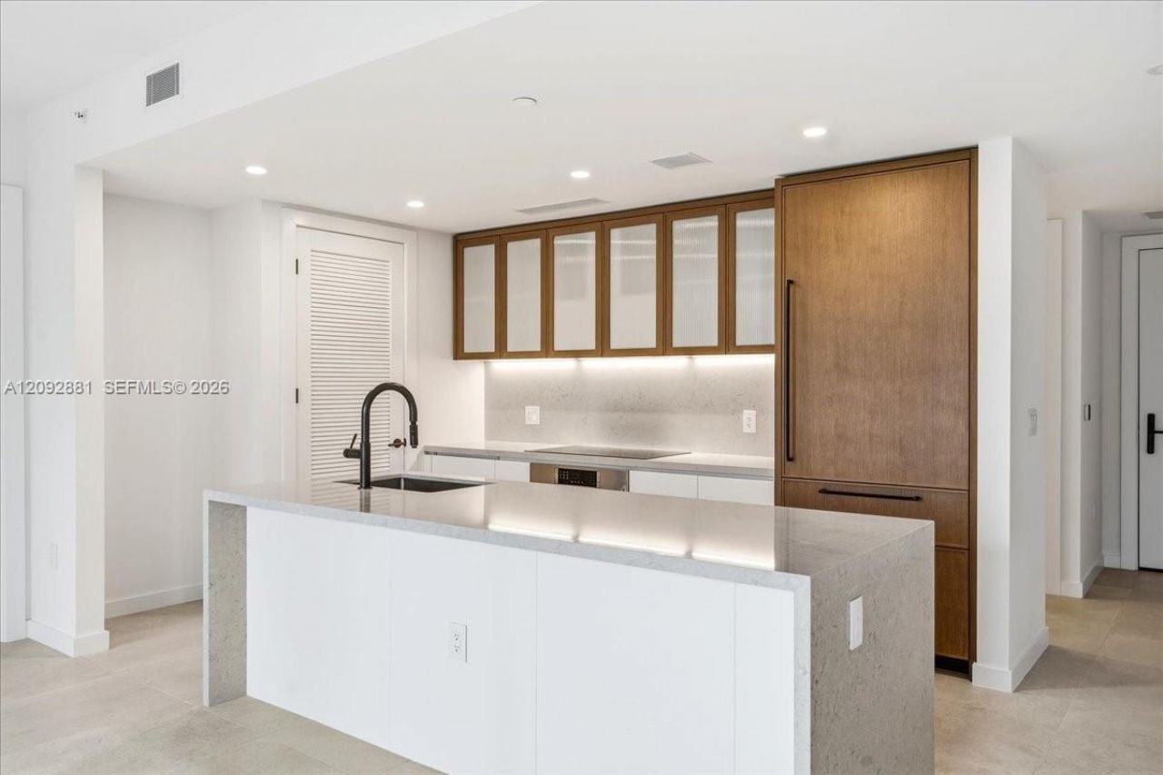 2200 Brickell Ave , Unit 301, Miami, FL 33129 Photo