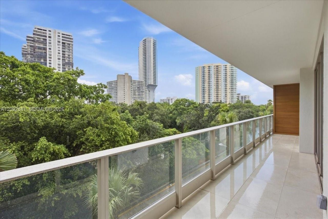 2200 Brickell Ave , Unit 301, Miami, FL 33129 Photo