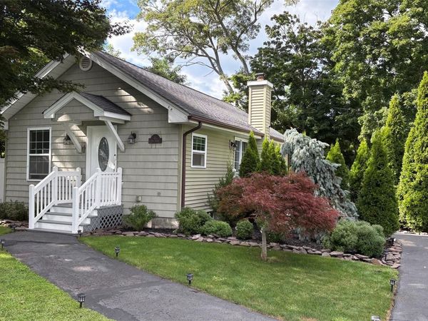 15 Park Avenue , Nesconset, NY 11767
