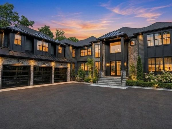 13 Sleepy Hollow Lane, Dix Hills, NY 11746