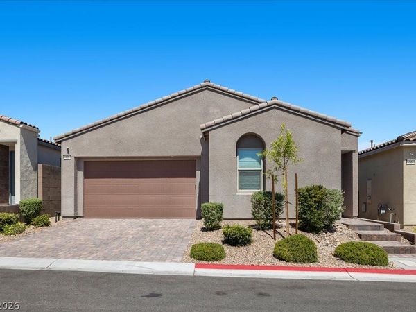 82 Nine Mile Creek Drive , Las Vegas, NV 89138