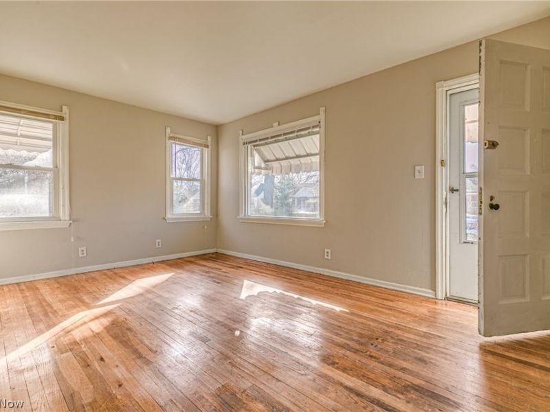 25301 Marsdon Drive, Euclid, OH 44132 Photo 4