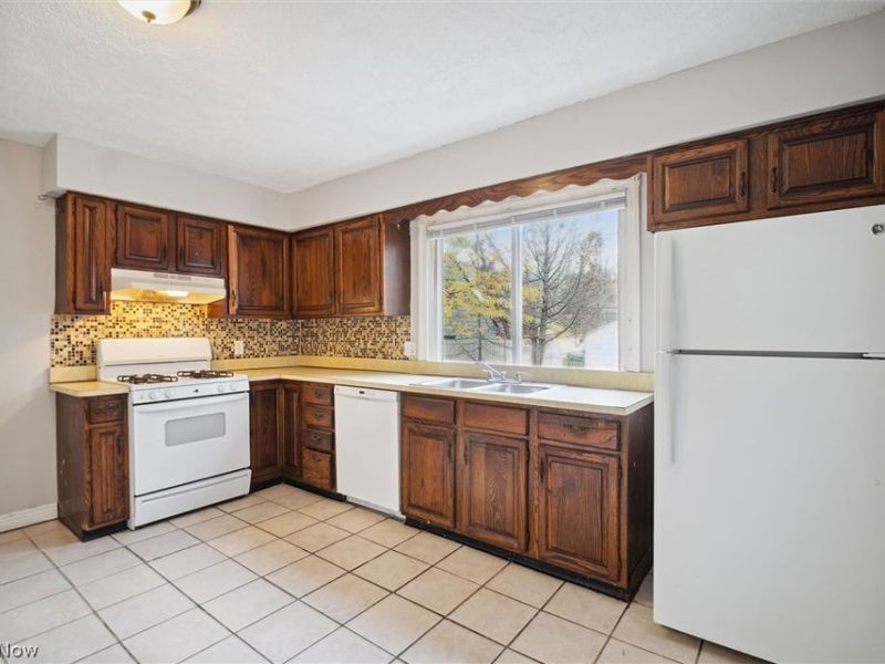 25301 Marsdon Drive, Euclid, OH 44132 Photo 6