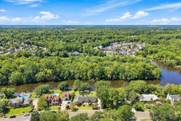 2204 Forest Lakes Boulevard photo 4