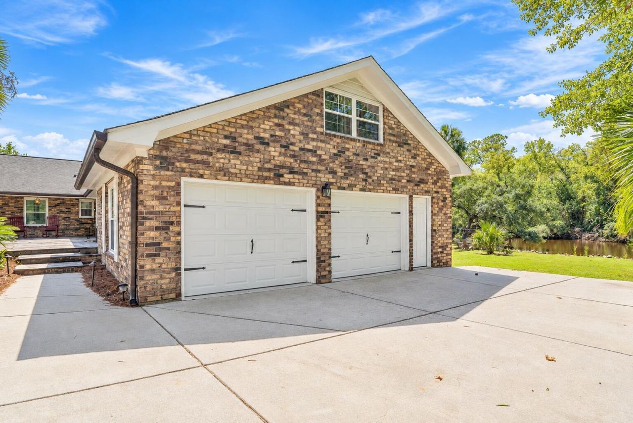 2204 Forest Lakes Boulevard Photo 6