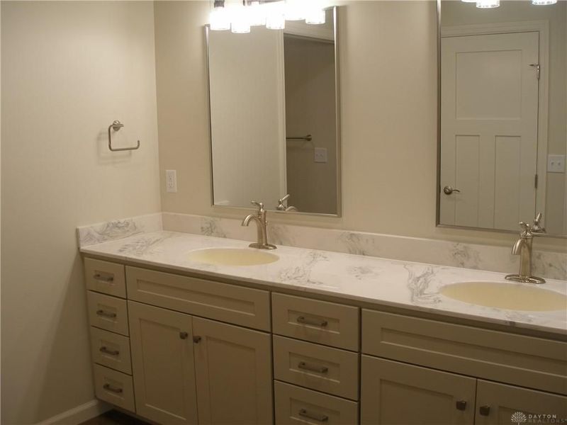 223 Goldenrod Drive, Eaton, OH 45320 Photo 7