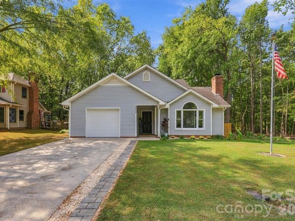 3000 Faircroft Way, Monroe, NC 28110