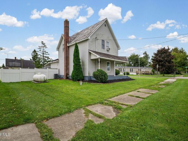101 Marble Avenue , Alvordton, OH 43501