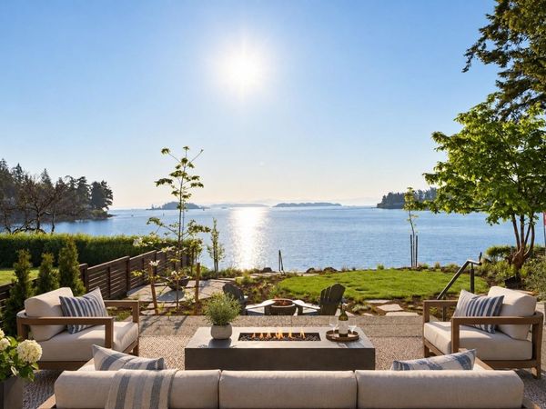 10393 Allbay Rd , Unit #2, Sidney, BC V8L 2N8