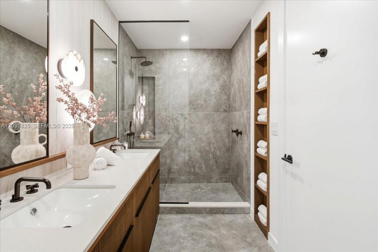 2200 Brickell Ave , Unit GV04, Miami, FL 33129 Photo