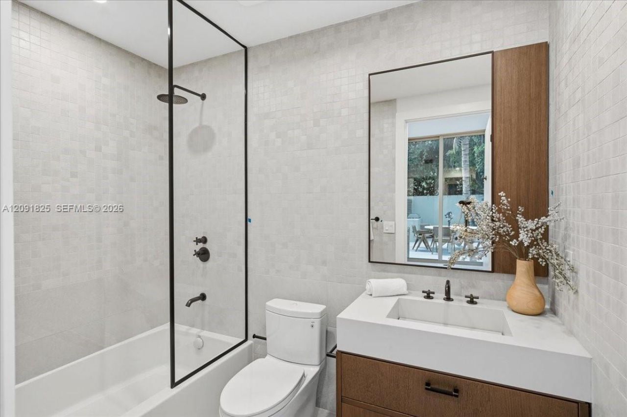 2200 Brickell Ave , Unit GV04, Miami, FL 33129 Photo