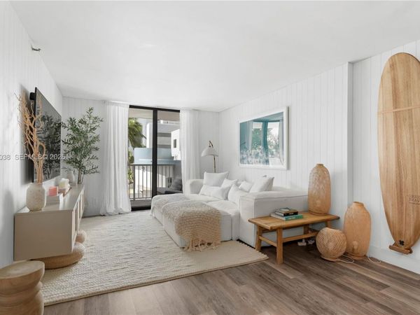 4301 Collins Ave , Unit 207, Miami Beach, FL 33140