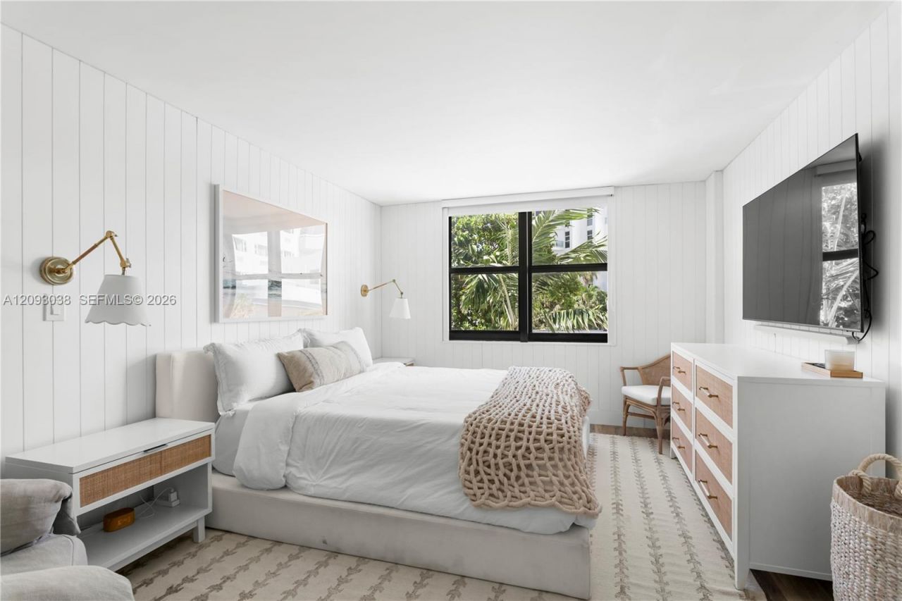 4301 Collins Ave , Unit 207, Miami Beach, FL 33140 Photo