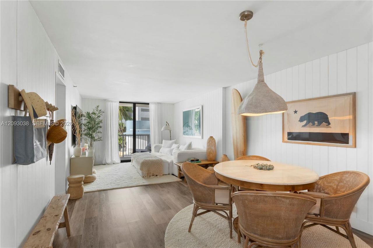 4301 Collins Ave , Unit 207, Miami Beach, FL 33140 Photo