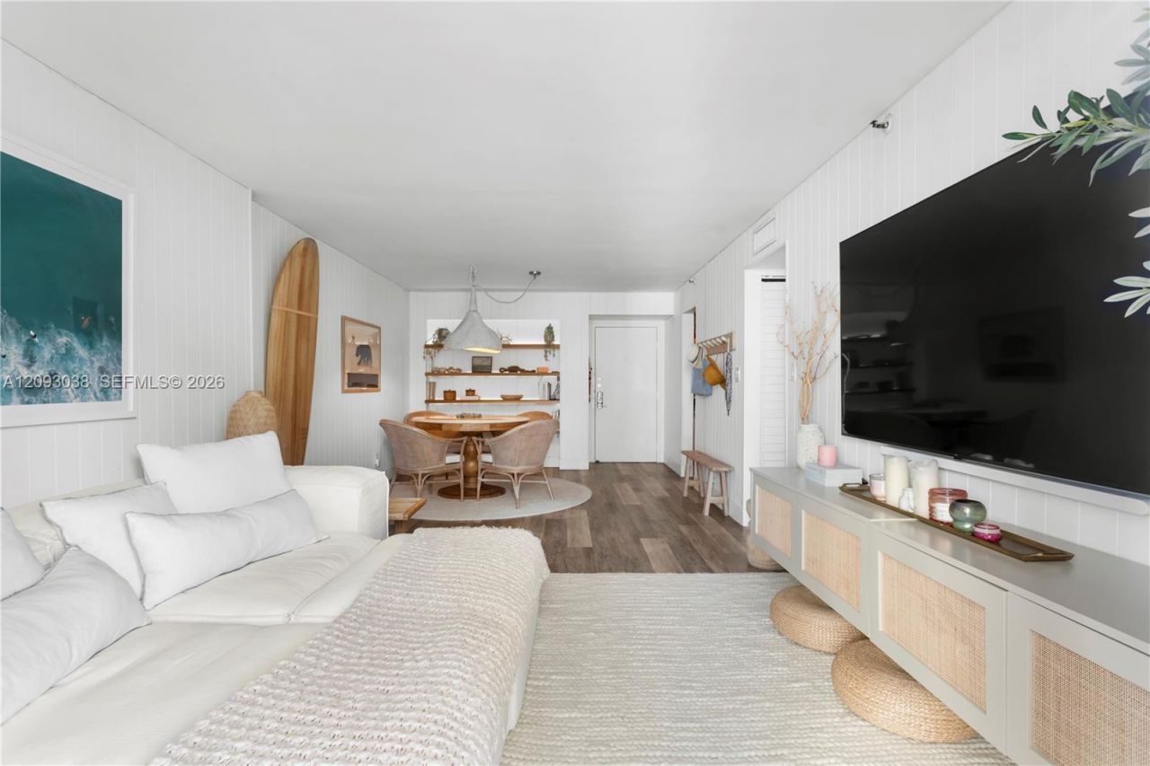 4301 Collins Ave , Unit 207, Miami Beach, FL 33140 Photo