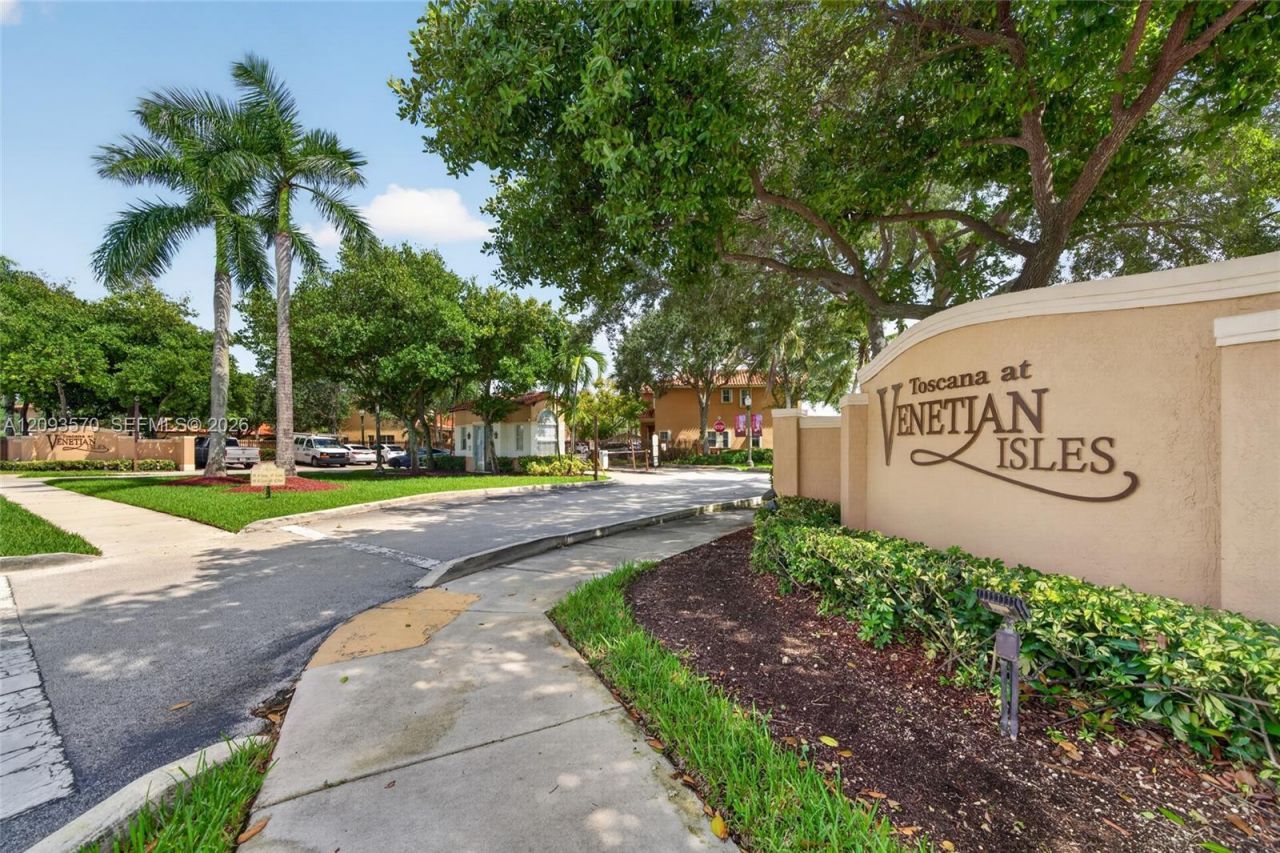 15266 SW 30th Ter, Miami, FL 33185 Photo