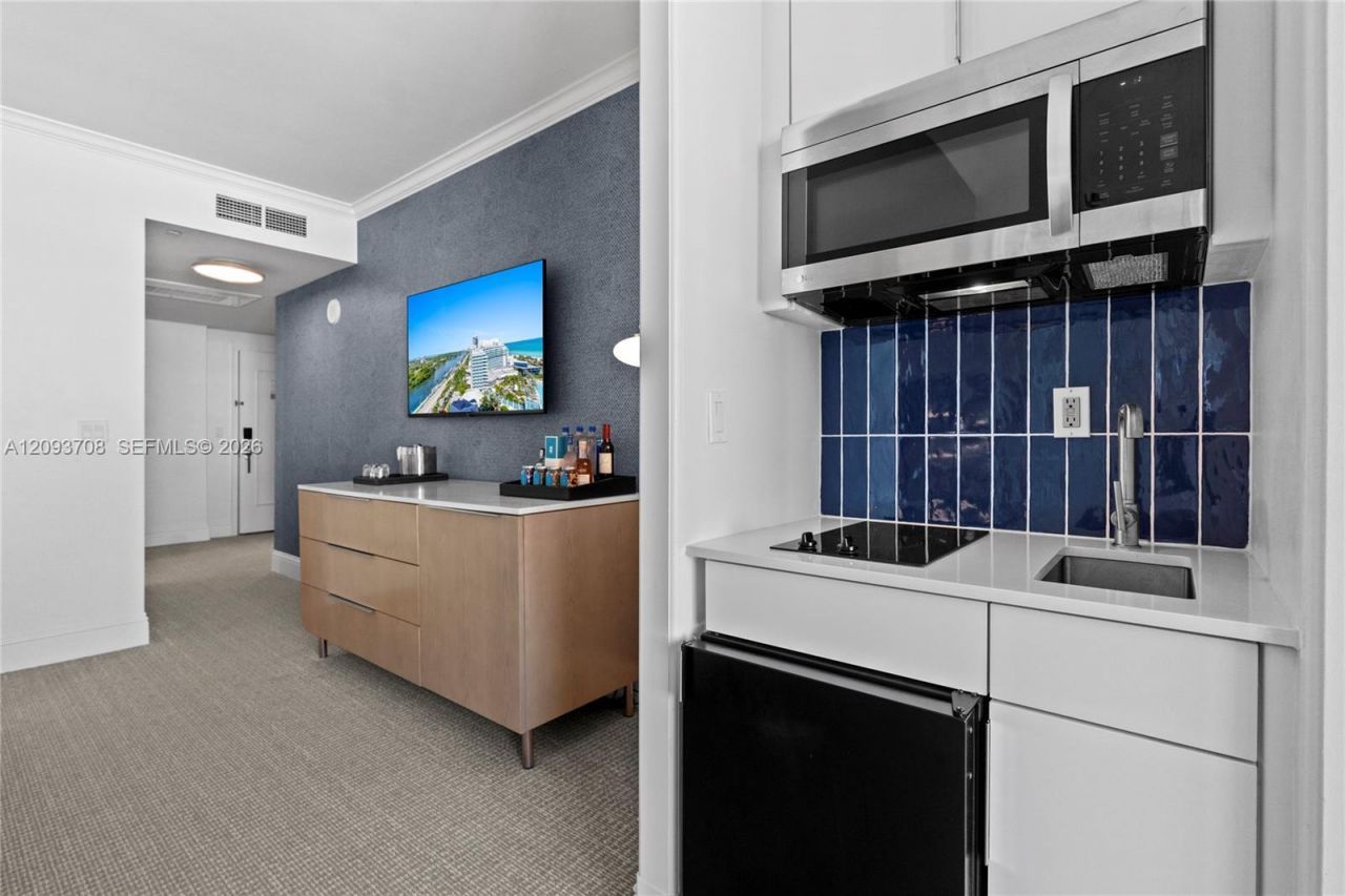 4401 Collins Ave, Unit 1709, Miami Beach, FL 33140 Photo