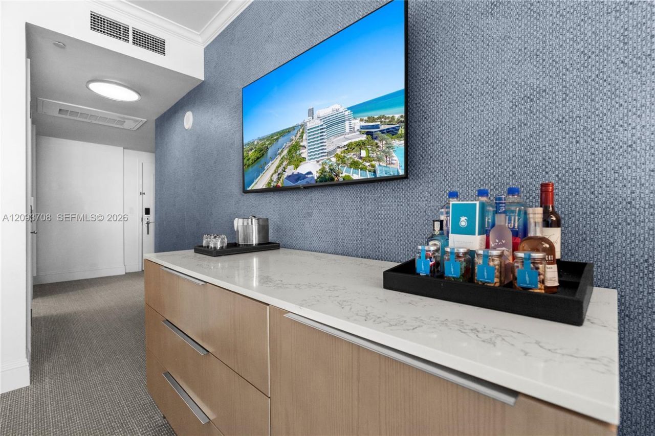 4401 Collins Ave, Unit 1709, Miami Beach, FL 33140 Photo