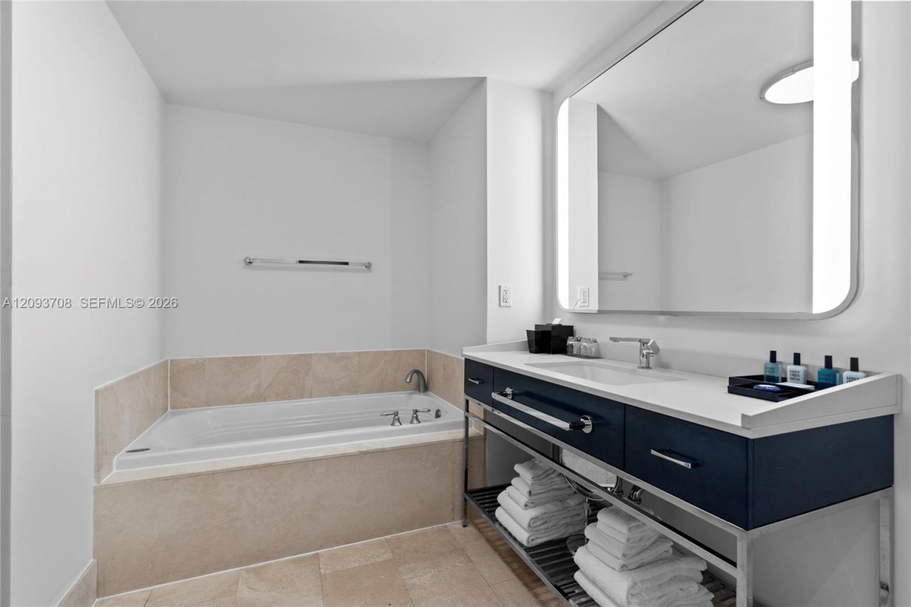 4401 Collins Ave, Unit 1709, Miami Beach, FL 33140 Photo