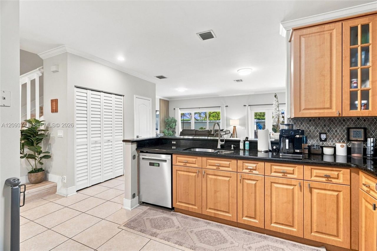 13225 NW 7th Dr, Plantation, FL 33325 Photo