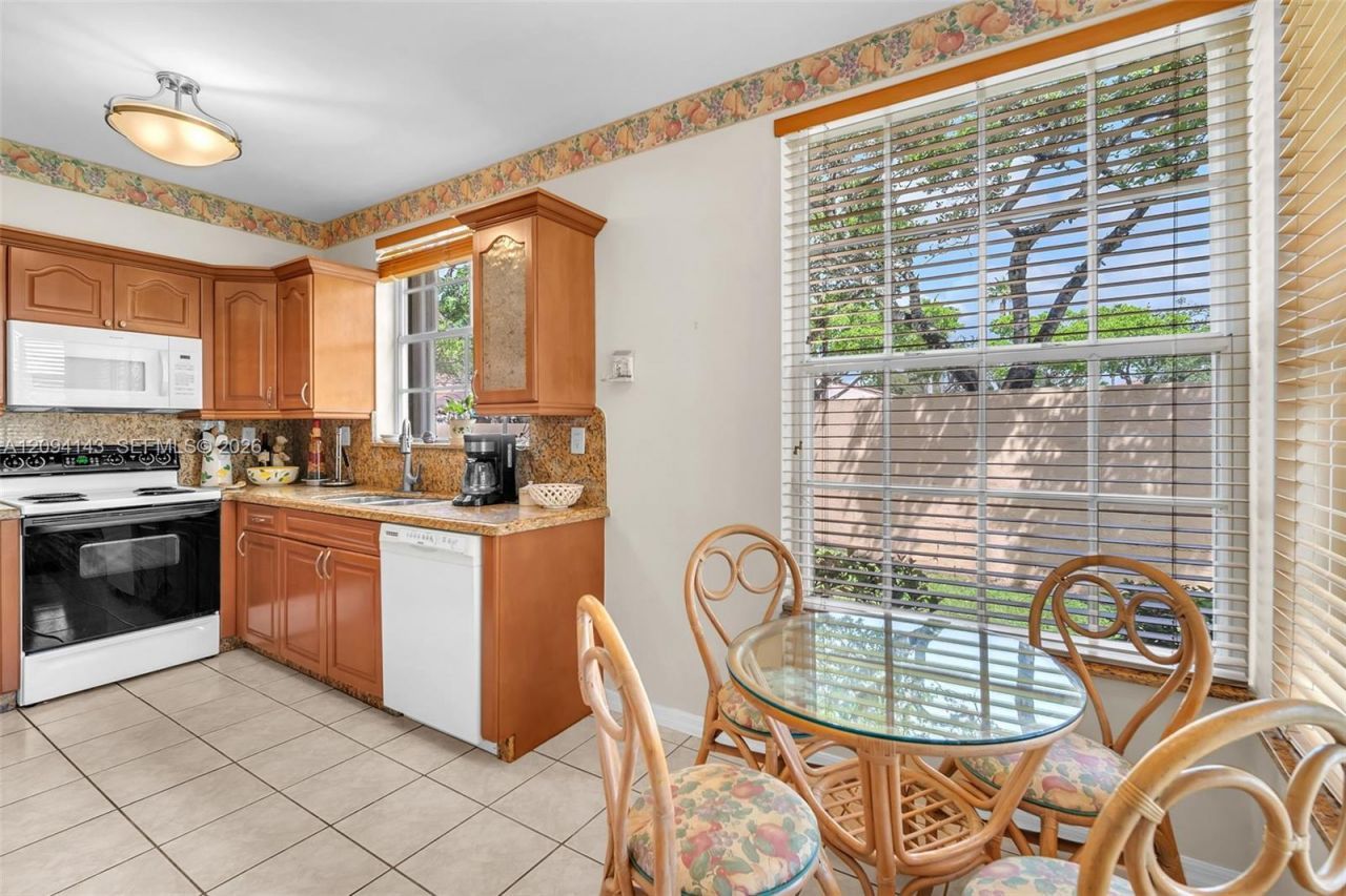 14611 Balgowan Rd , Unit 103-1, Miami Lakes, FL 33016 Photo