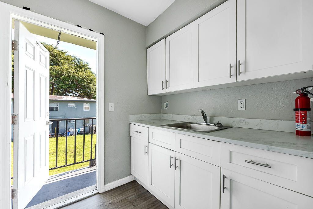 612 SW 6th Street, Unit 3, Belle Glade, FL 33430 Photo