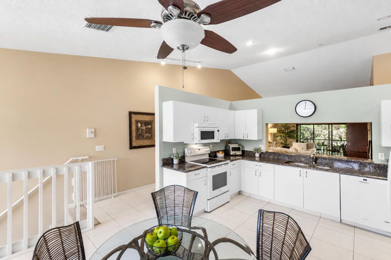 9711 Pavarotti Terrace, Unit 202, Boynton Beach, FL 33437 Photo