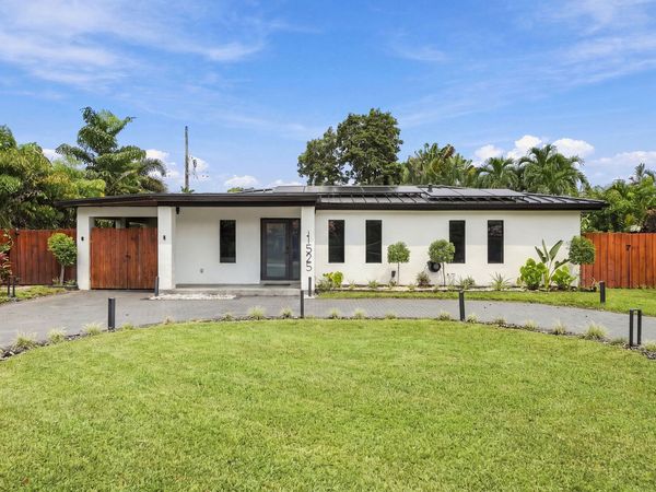 1525 NE 27TH Street, Wilton Manors, FL 33334