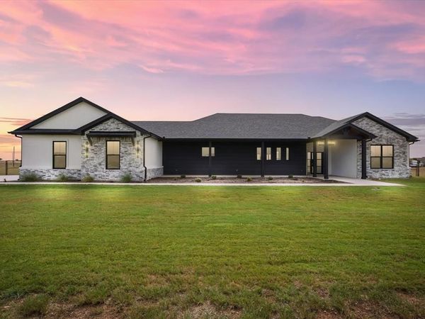 611 Willow Moon Ranch, Crawford, TX 76638