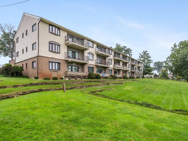 225 W Columbia Avenue, Unit 10, Battle Creek, MI 49015