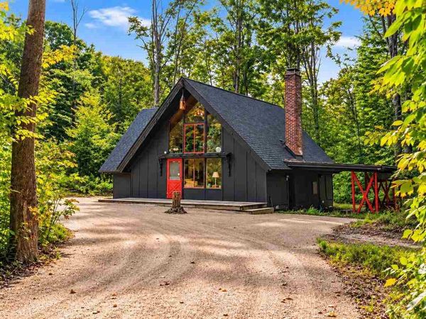 5360 Tyrol Lane, Harbor Springs, MI 49740