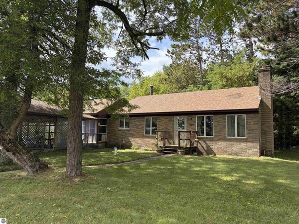 2413 Kelly Road W, Lake City, MI 49651