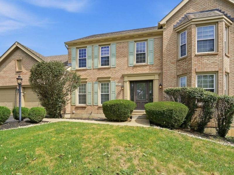 10934 Fallstone Drive, Cincinnati, OH 45246 Photo 2