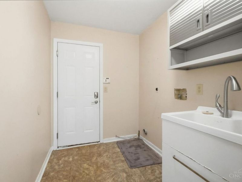 10934 Fallstone Drive, Cincinnati, OH 45246 Photo 39
