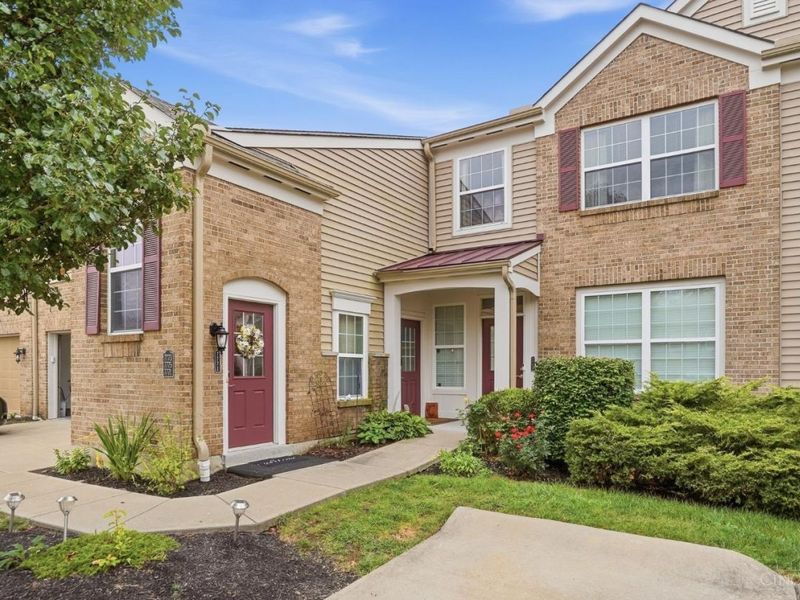 7771 Skyview Circle, Green Township, OH 45248 Photo 2